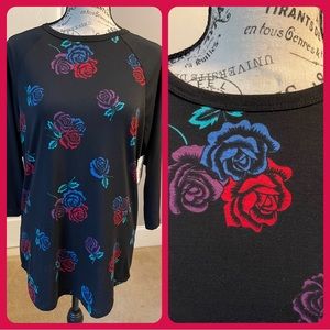 RANDY BY LULAROE T-SHIRT.            B-189